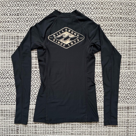 Billabong Rash Guard - Picture 3 of 6